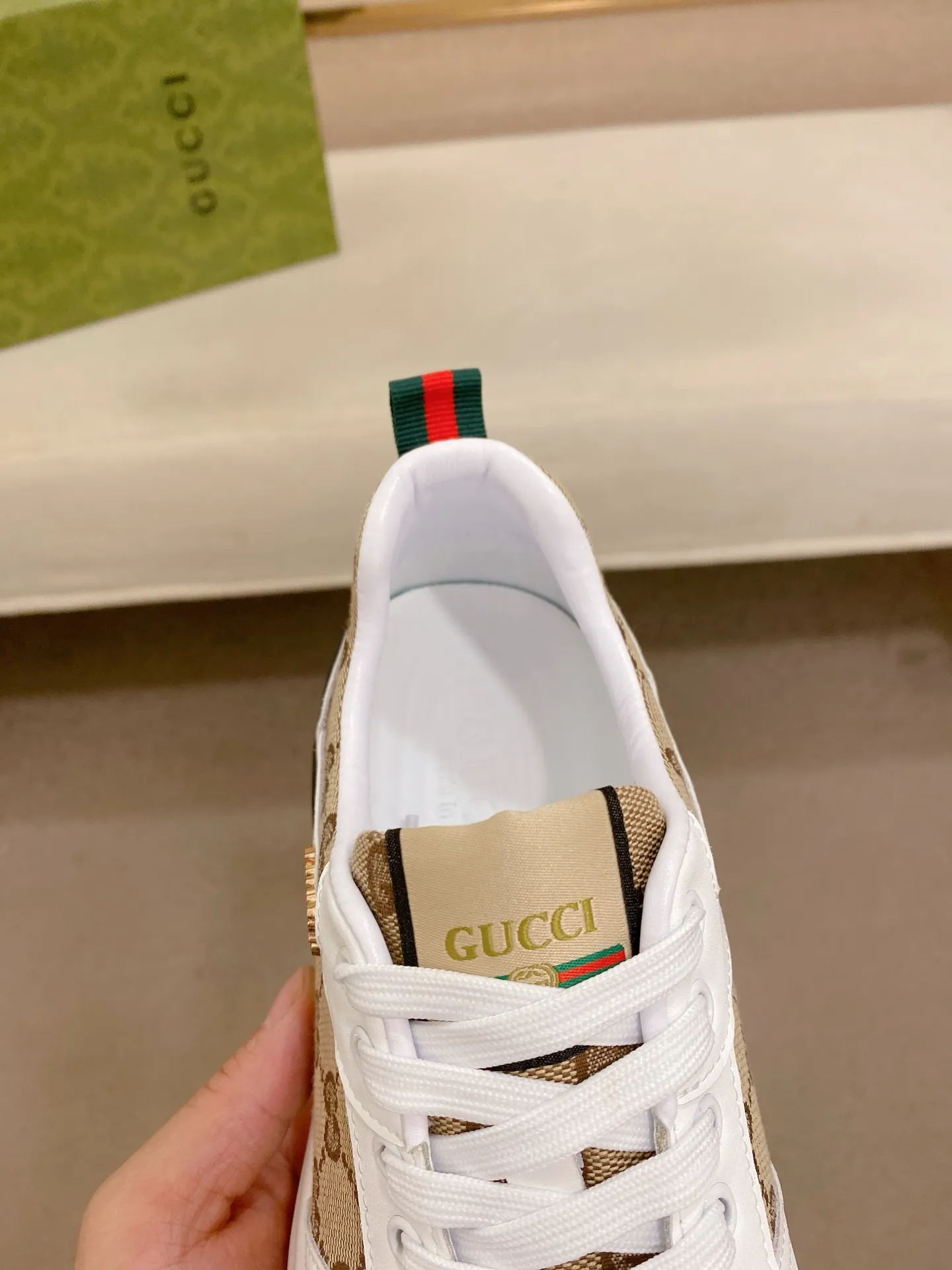 Factory price 462💰New GUCCI (Gucci) counters are launched simultaneously, new men's shoes, 😘fabrics are selected imported cowhide, lining: sheepskin lining. 👍🏿 High-end ☄️ air-cushion molded anti-slip rubber outsole, exquisite lines, simple and elegant, comfortable and high-end for leisure travel. Code number: 38 to 44 (45 can be customized and cannot be returned or exchanged)